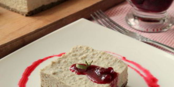 Рецепт чизкейк мясной с брусничным соусом