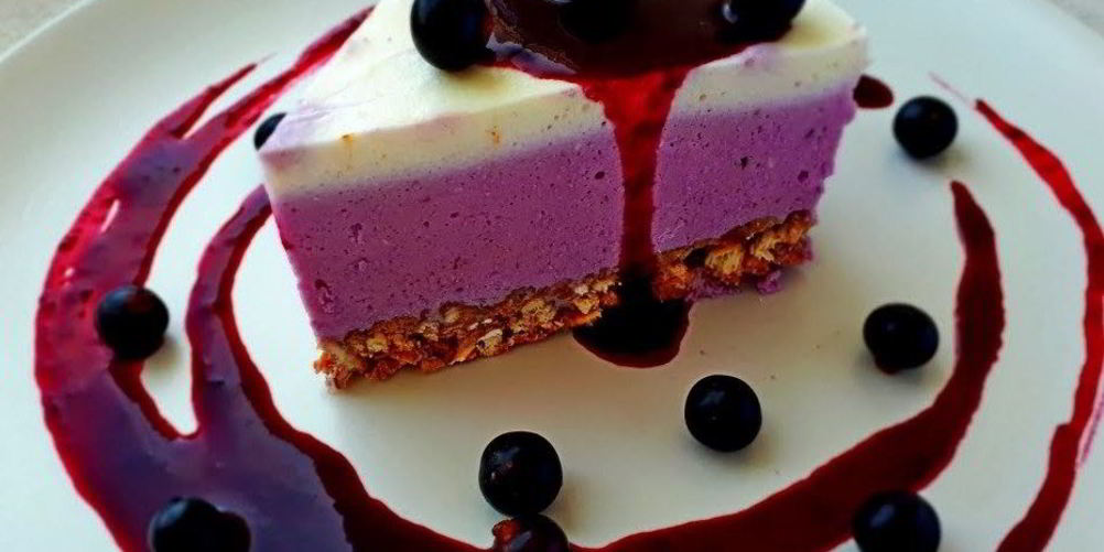 Как приготовить чизкейк с черной смородиной без выпечки