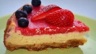 Рецепт Чизкейк с клубникой в мультиварке