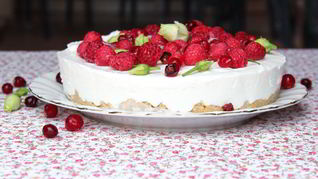 Рецепт Чизкейк с летними ягодами