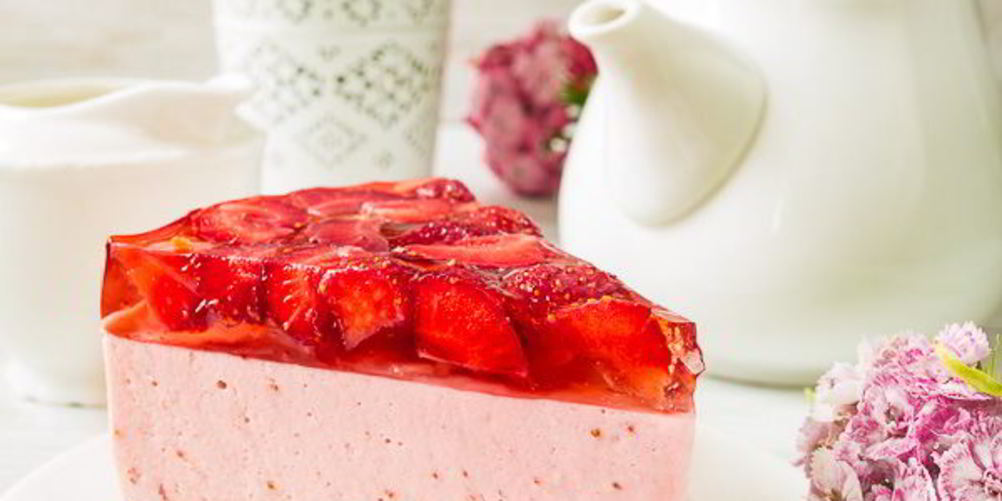 Как приготовить холодный клубничный чизкейк