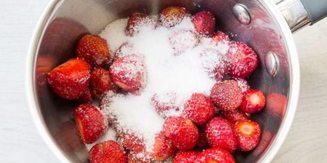 Рецепт холодный клубничный чизкейк