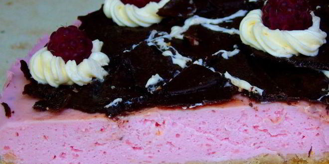 Рецепт малиновый чизкейк с двумя видами шоколада