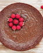 Шоколадный чизкейк с малиной