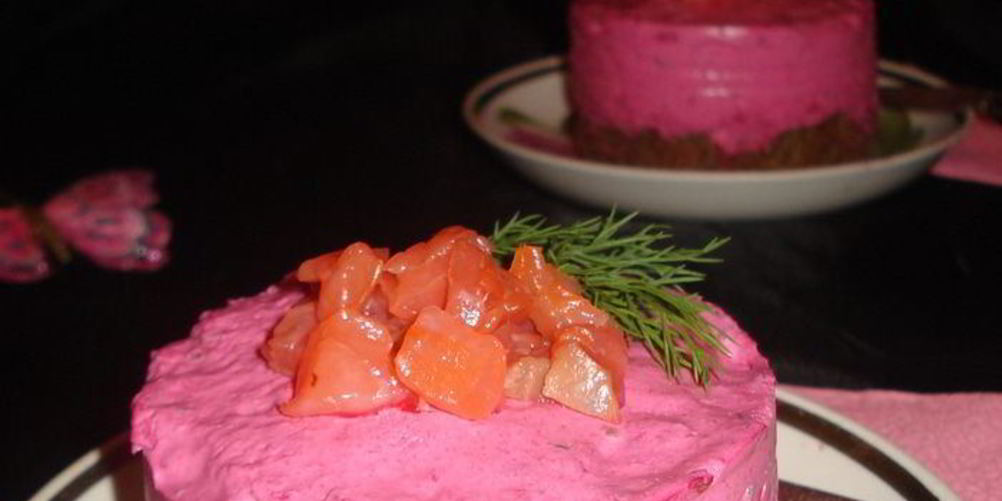 Как приготовить свекольный чизкейк с форелью
