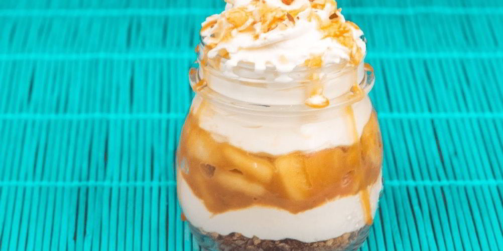 Как приготовить яблочный чизкейк в баночках