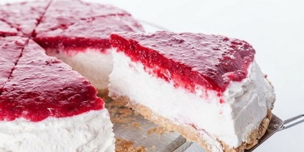 Как приготовить ягодный чизкейк с протеином и сметаной