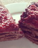 Диетический рулетик с ягодами