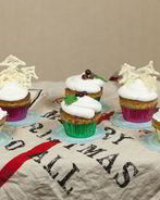 Идеи новогоднего украшения кексов