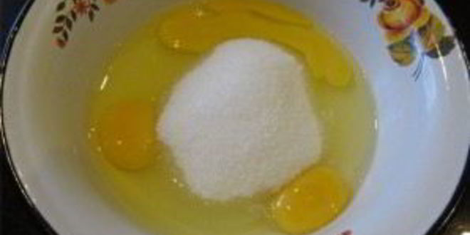 Рецепт кекс на кефире с вареньем