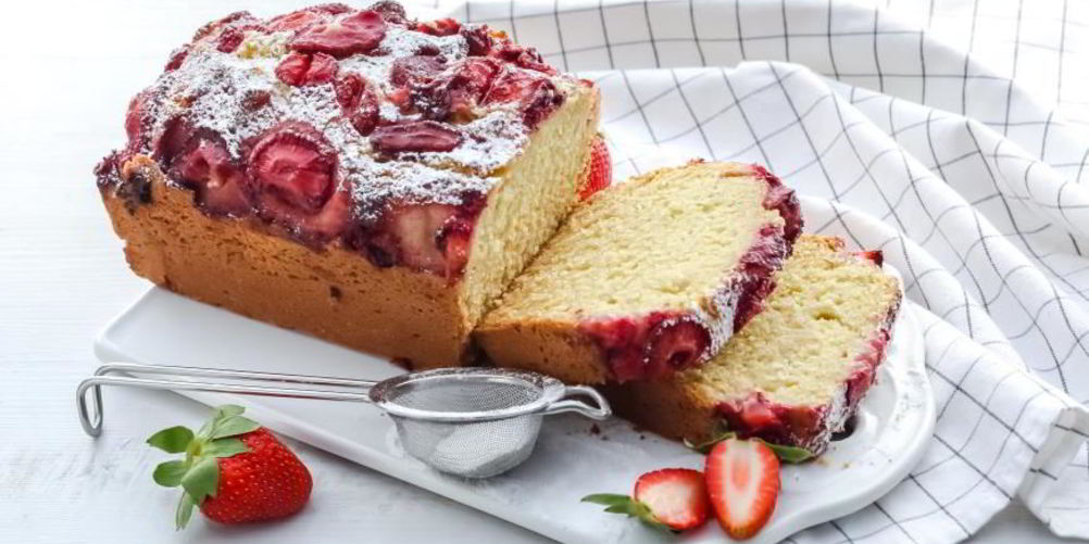 Как приготовить кекс с клубникой, на кефире