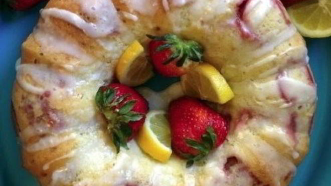 Рецепт Кекс с клубникой в мультиварке