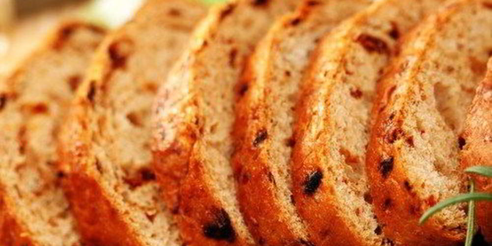 Как приготовить кекс с помидорами и миндалем