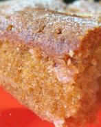 Кекс с виноградом и белым вином