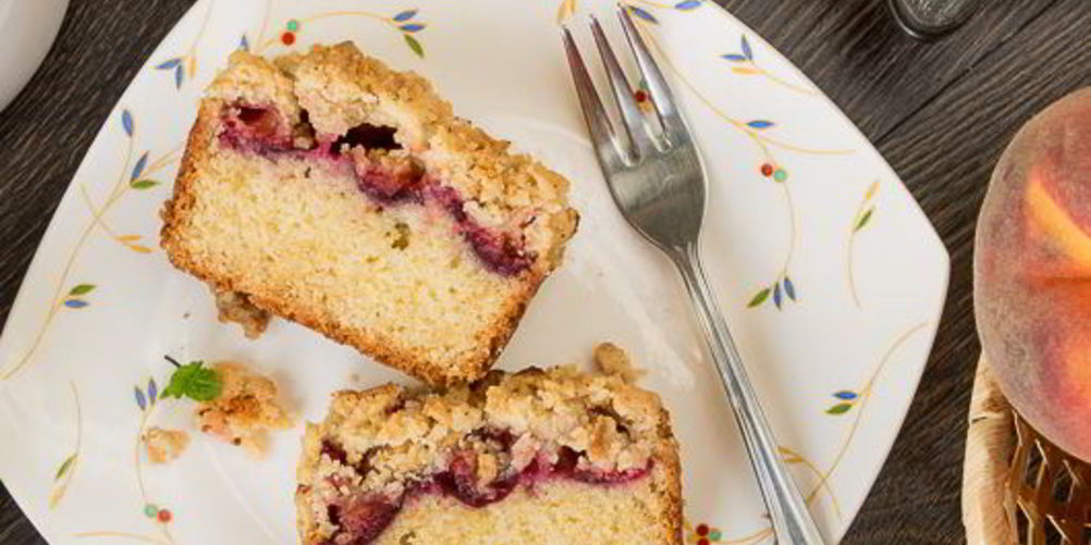 Как приготовить кекс со сливами и хрустящим штрейзелем