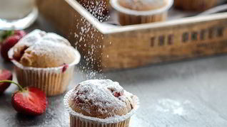 Рецепт Кексы с клубникой и белым шоколадом