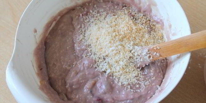 Рецепт кокосовый кекс с бананами и вишней