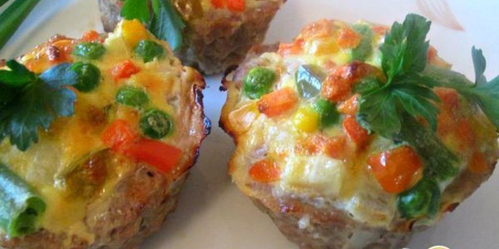 Как приготовить мясные кексы с овощами