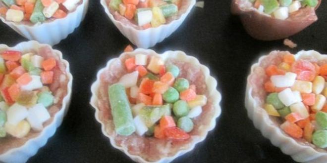 Рецепт мясные кексы с овощами