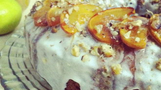 Рецепт Осенний кекс с айвой и грецким орехом