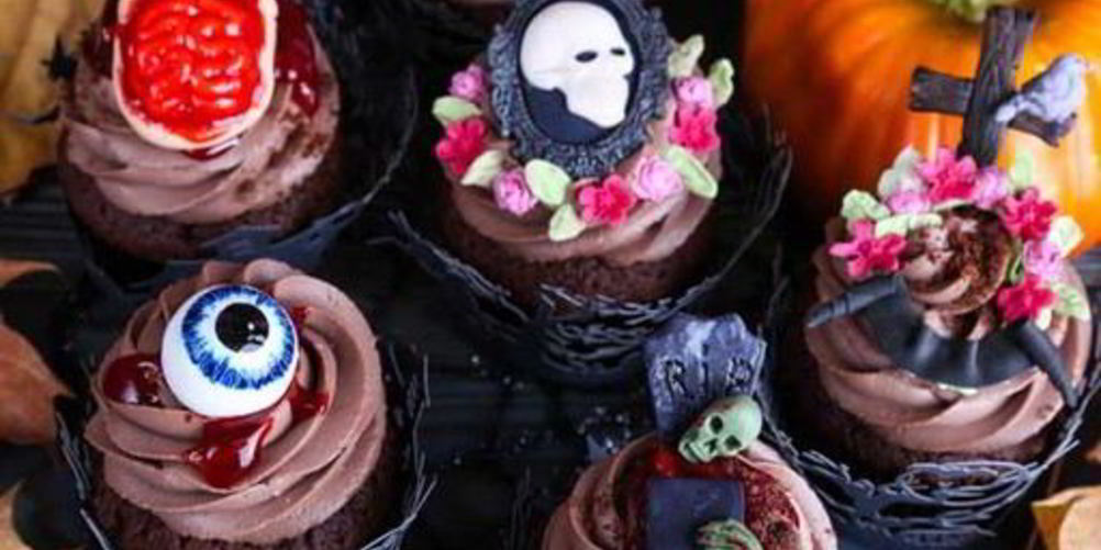 Рецепт капкейки со сникерсом и карамельной глазурью