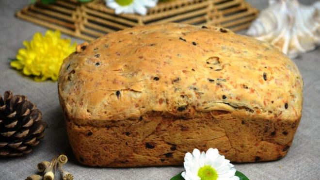 Рецепт Домашний итальянский хлеб с сыром и жареным луком