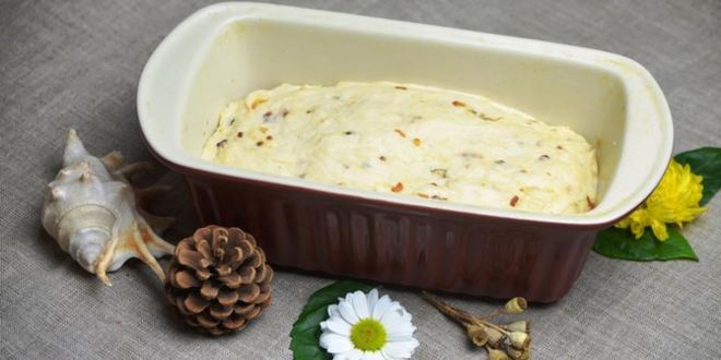 Рецепт домашний итальянский хлеб с сыром и жареным луком