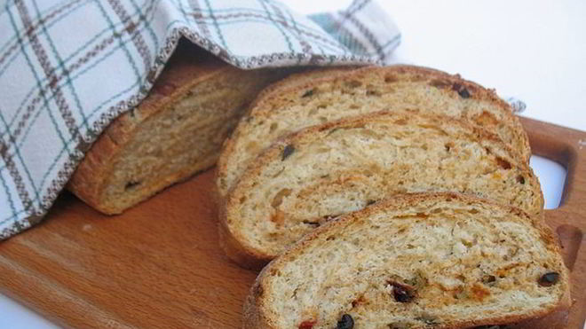 Рецепт Итальянский хлеб с оливками, маслинами, вялеными помидорами и итальянскими травами