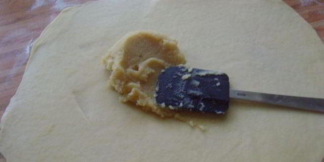 Рецепт хала с курагой и фисташками