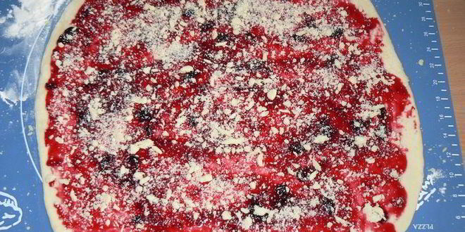 Рецепт хлеб со штрейзелем и смородиной