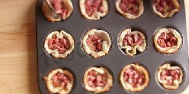 Рецепт корзиночки из тостового хлеба с колбасой и сыром