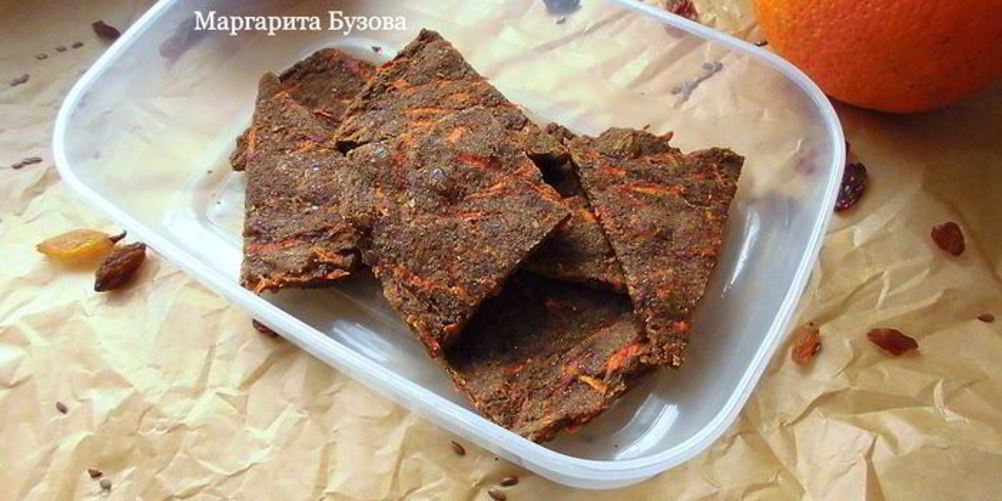 Как приготовить льняные хлебцы с изюмом и морковкой