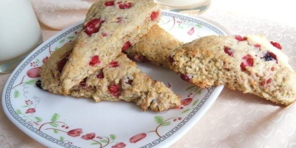 Как приготовить овсяно-кокосовые сконы со смородиной