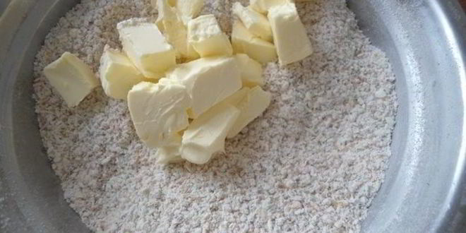 Рецепт овсяно-кокосовые сконы со смородиной