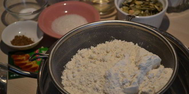 Рецепт ржаной хлеб с тыквенными и льняными семечками