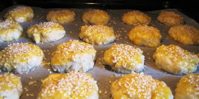 Рецепт сконы банановые с кунжутом