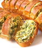 Запеченный батон с сыром и чесноком