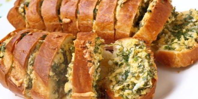 Рецепт запеченный батон с сыром и чесноком