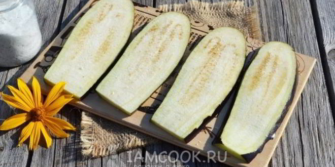 Рецепт конвертики из баклажанов с помидорами и плавленым сыром