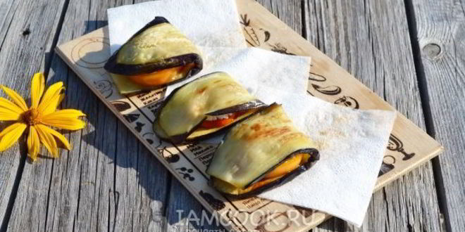 Рецепт конвертики из баклажанов с помидорами и плавленым сыром