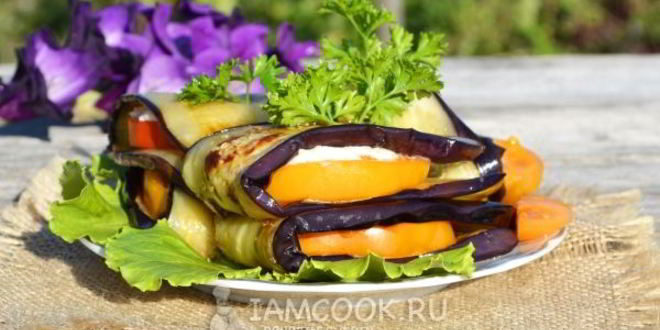 Рецепт конвертики из баклажанов с помидорами и плавленым сыром