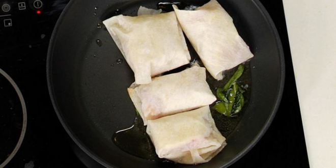 Рецепт конвертики с гребешками, семгой и сыром