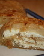 Лаваш с яблоками и творогом