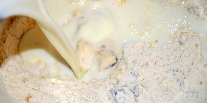 Рецепт бездрожжевая кефирная лепешка с фундуком и черносливом