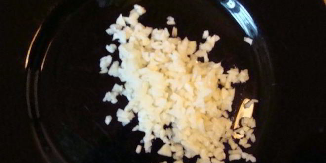 Рецепт чесночная фокачча с майораном и тыквенными семечками