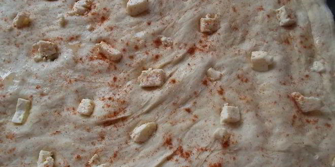 Рецепт фокачча с брынзой и карамелезированным луком