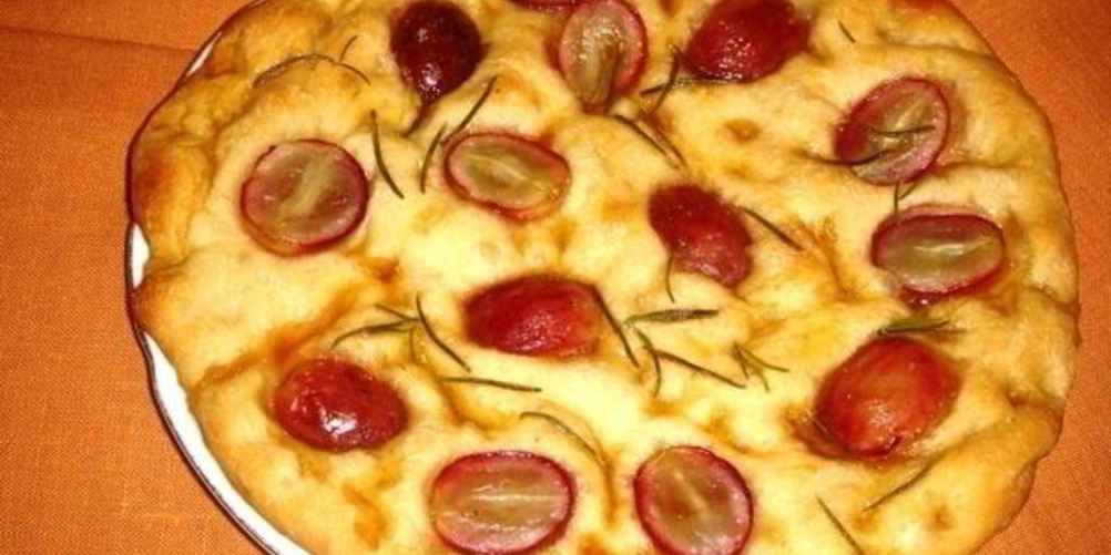 Как приготовить фокачча с красным виноградом