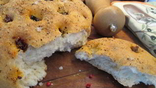 Рецепт Фокачча с орегано, паприкой и вялеными томатами