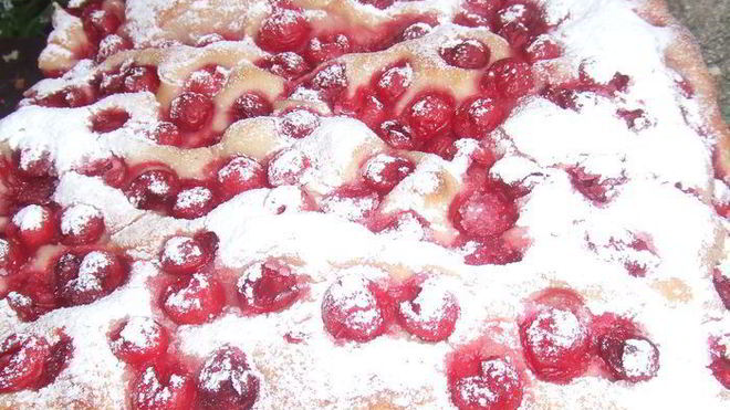 Рецепт Фокачча с вишней XXL