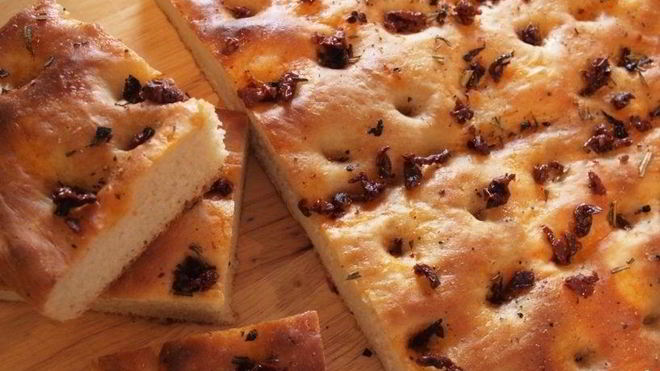 Рецепт Фокачча с вялеными помидорами